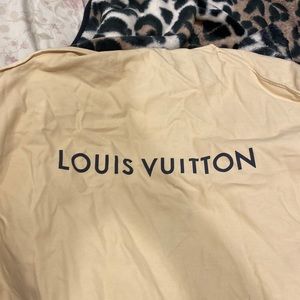 Dust bag suit and clothing protection